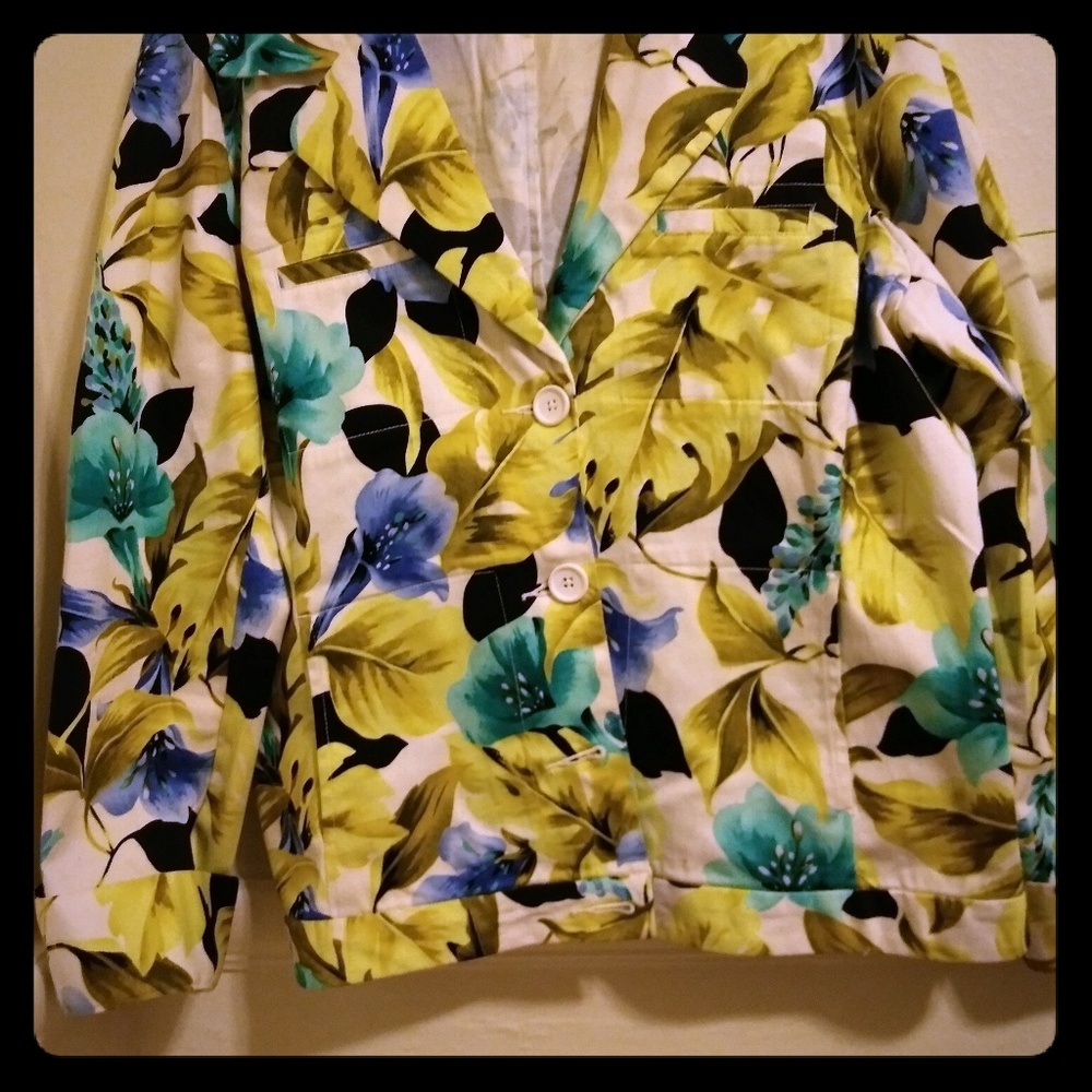 Bold Flower Print Blazer
